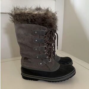 Sorel Joan of Arc Faux Fur Lined Winter Boots Gray size 9